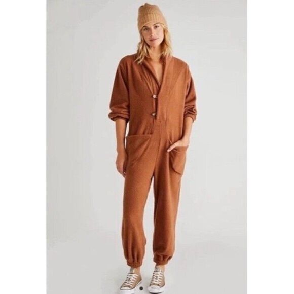 NEW FREE PEOPLE Sz XS FUZZY FLEECE RIDGE JUMPSUIT IN BROWN - Picture 1 of 3